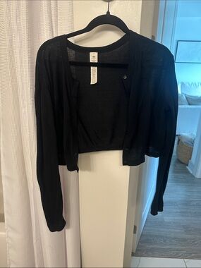 ALO Yoga Black Cropped Button-Up Cardigan